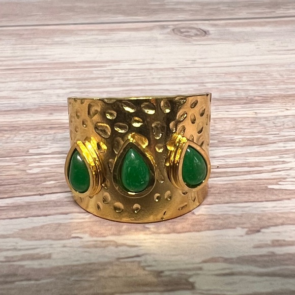 Gold Cuff Ring with Green Teardrops - Picture 5 of 7